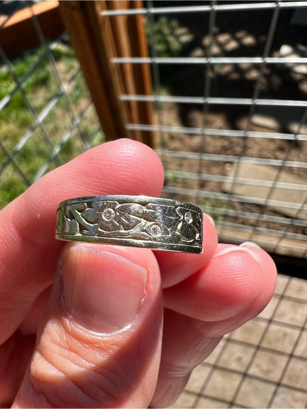 Floral Engraved Silver Band Ring - Elegant Women's Jewelry